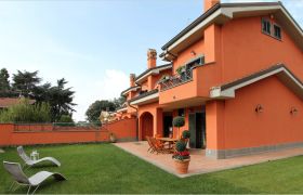 Trifamiliare Cedro T1