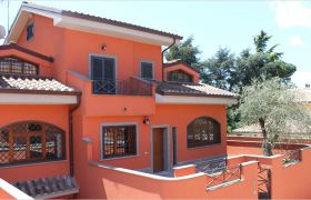 Trifamiliare Cedro T10