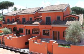 Trifamiliare Cedro T6