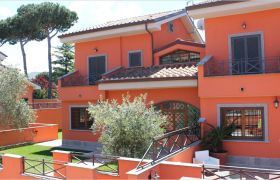 Trifamiliare Cedro T8